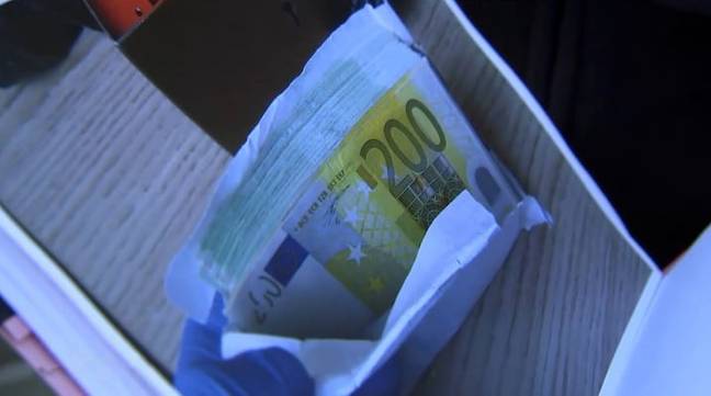 Thomas Heller found envelopes stuffed with cash in the cabinet. Credit: Newsflash