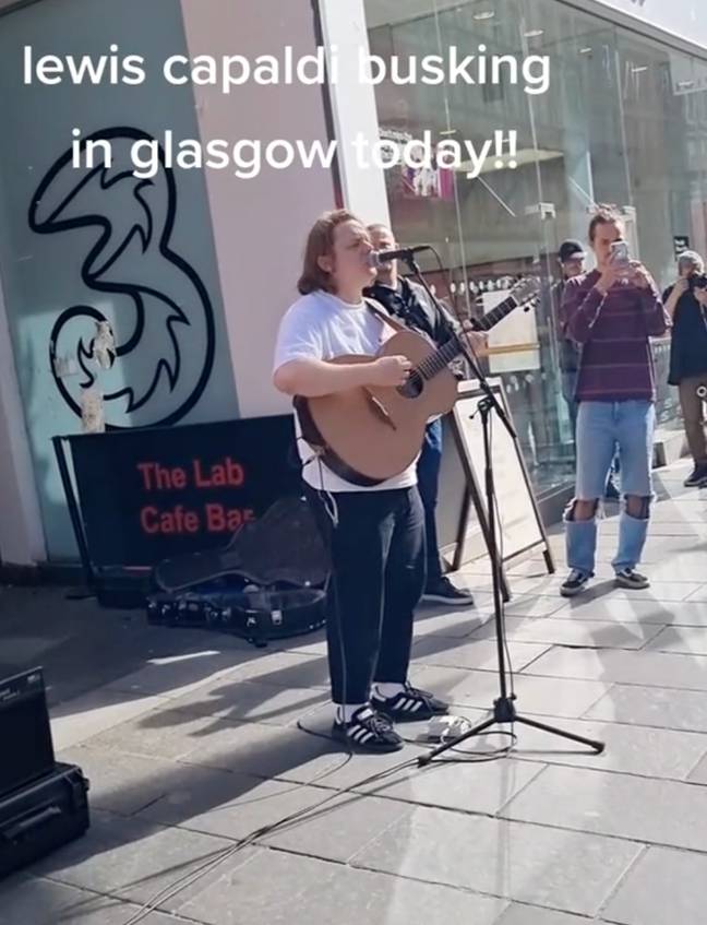 Fans were delighted to see the singer performing his hits in Glasgow. Credit: TikTok/@danielleorr922