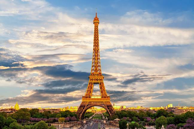 Erika's relationship with the Eiffel Tower eventually came to an end. Credit: Pixabay