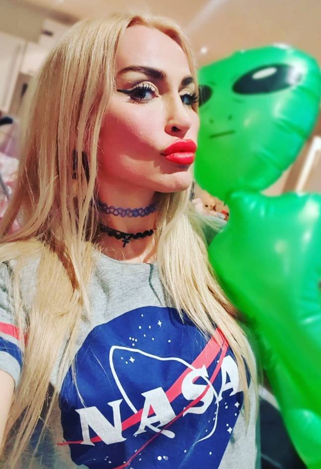 Woman In Love With Alien Refuses To Show Its Face For Area 51 Security Reasons