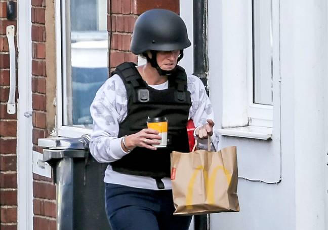 麦当劳的早餐被警方携带。信用：SWNS