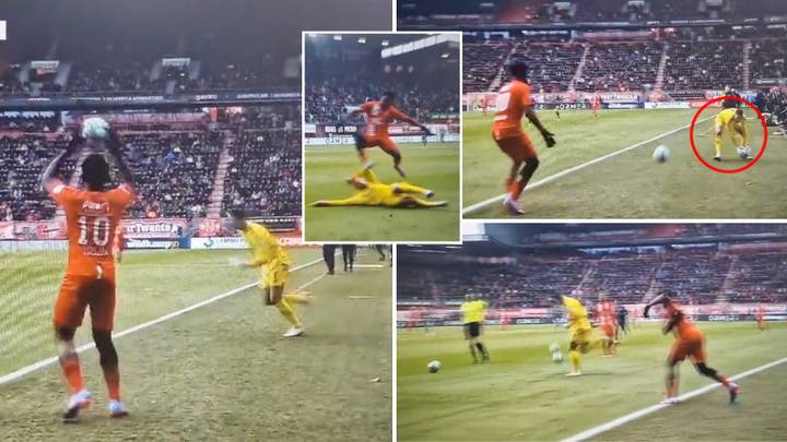 Feyenoord goalkeeper saves certain goal with a genius piece of sh*thousery, the attacker was fuming