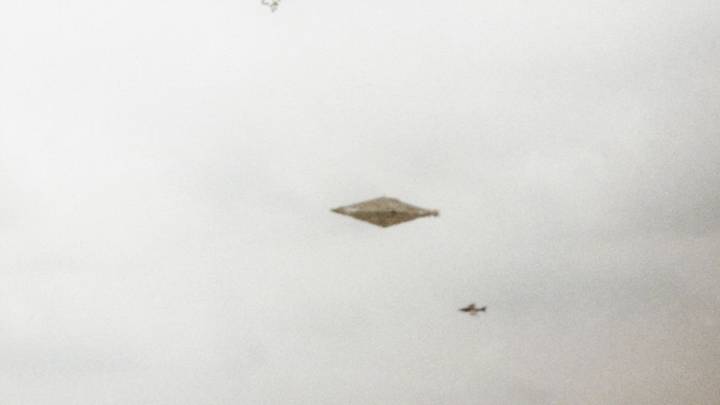 World's clearest photo of UFO uncovered after more than 30 years