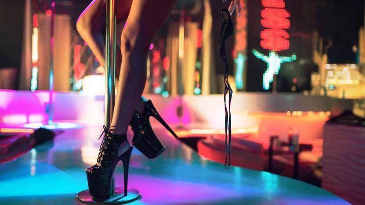 Stripper Explains What It's Like In A Club On Valentine's Day