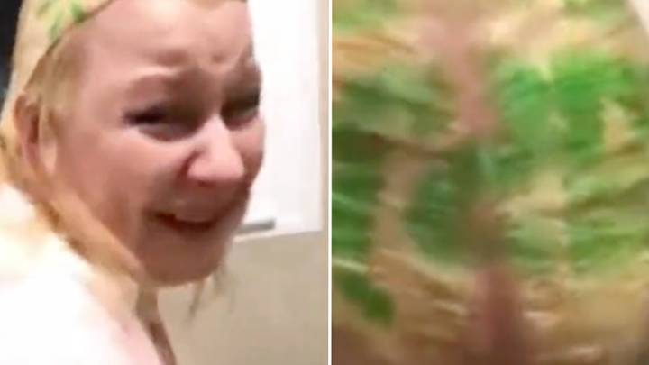 Woman has the ultimate hair dye fail as she uses plastic bag to make it dye quicker