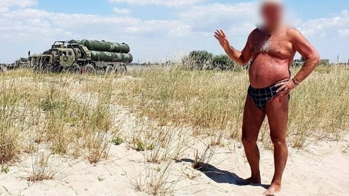 Russian tourist in swimming trunks accidentally gives away position of artillery to Ukraine