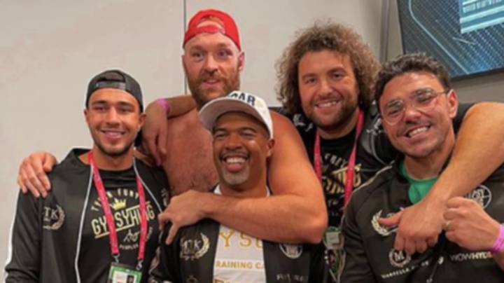 Fans Lose It After Spotting Tommy Fury In This Tyson Fury Photo