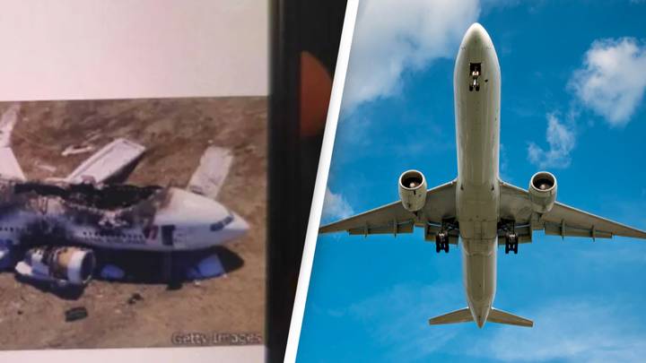 Flight Aborted After Eerie Pictures Mysteriously Sent To Passengers' Phones