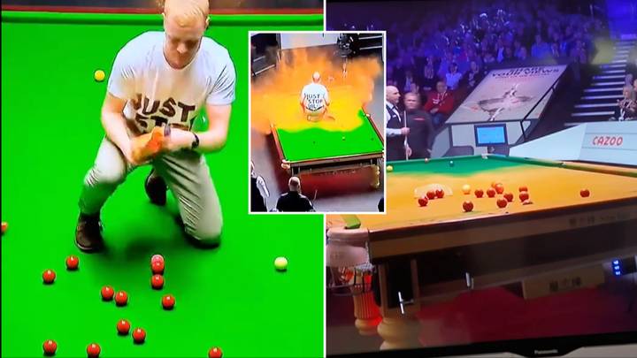 Chaos in World Snooker Championship as table is covered in orange powder after protest