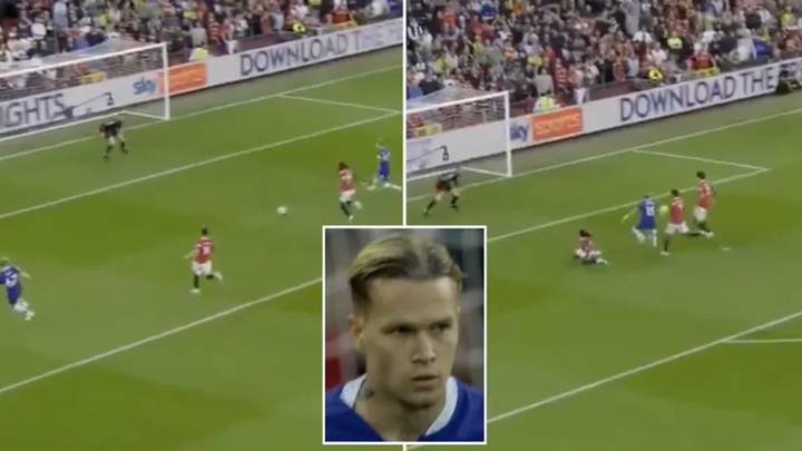 Fans think they know why Mykhailo Mudryk missed his chance against Man United