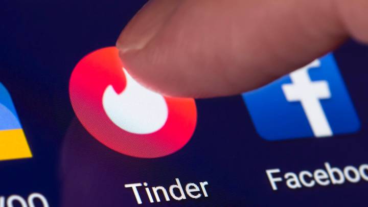 One Emoji Had A Huge Surge In Use On Tinder This Year