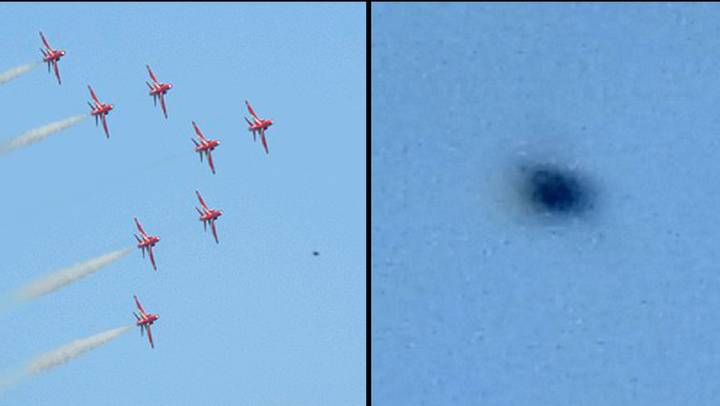 Audience spot moment '1,000mph' UFO photobombed airshow