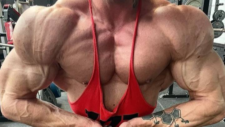 Bodybuilder Shows Off Remarkable Figure With Chest Twice As Wide As Waist