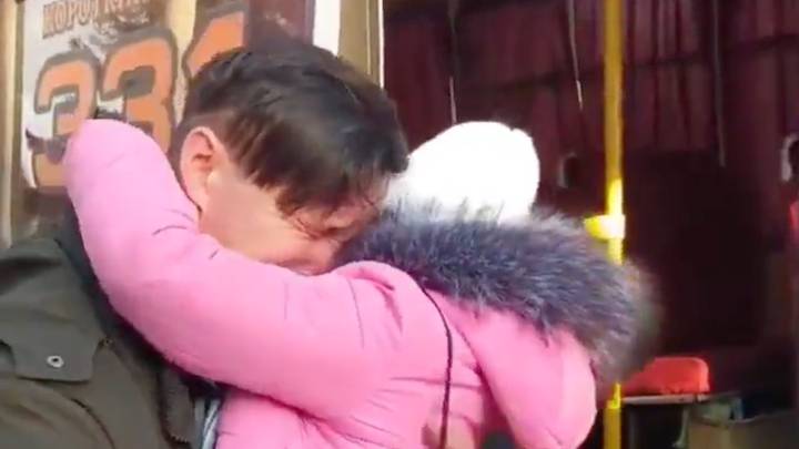 Heartbreaking Video Shows Ukrainian Father Saying Goodbye To His Daughter
