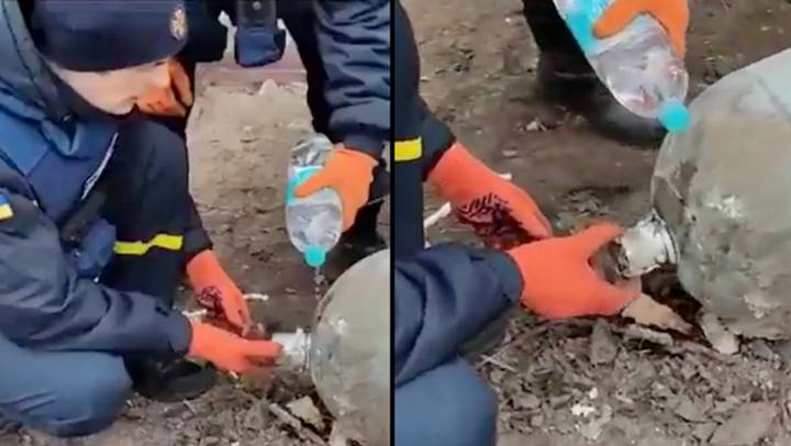 Brave Ukrainians Seen Disabling Bomb With Their Bare Hands And A Water Bottle