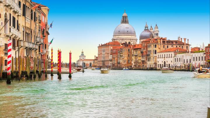 Venice To Introduce Entry Fee To Discourage 'Hit-And-Run' Tourists