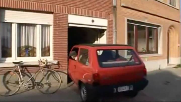 Clip Of Man Parking In Garage Only 6cm Wider Than His Car Goes Viral