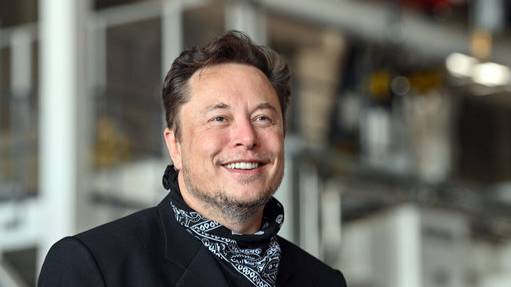 Elon Musk Unveils Humanoid Tesla Bot