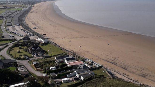 Beachside Resident Accuses Tourists Of Taking A Poo In Her Garden