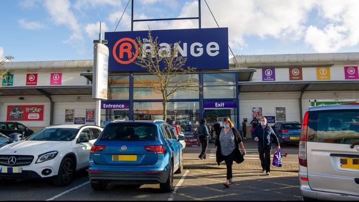 Woman Has People Questioning If The Range Is Actually Called The Orange ...