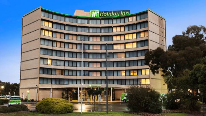 Victoria 'On The Brink' Of Third Lockdown As Holiday Inn Cluster Grows To 13