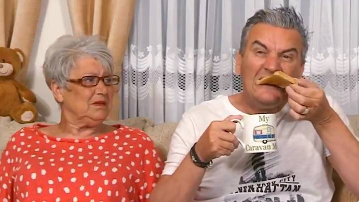 Gogglebox Fans Disgusted Over Lee Dipping Toast In Tea
