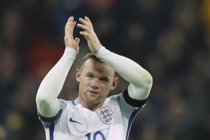 Wayne Rooney Donates Shirt From Scotland Match To Terminally Ill Eight-Year-Old