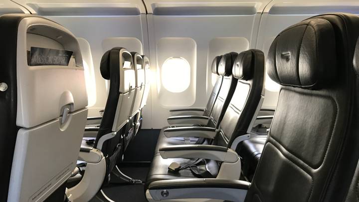 ​Pilot Reveals Best Place To Sit On A Plane