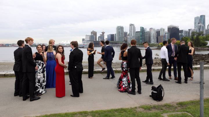 Canadian Prime Minister Justin Trudeau Photobombed A Prom Picture