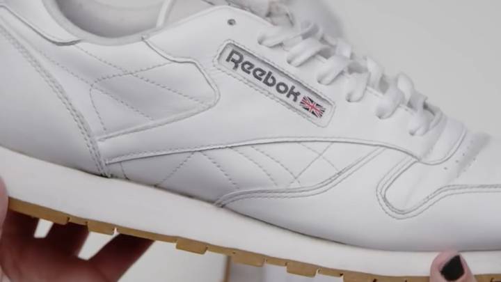 Best way to 2025 get trainers white again