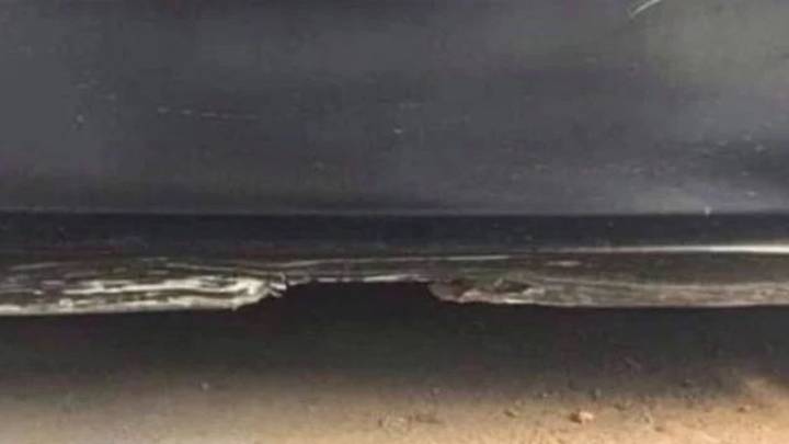 Optical Illusion Divides The Internet With Some Seeing Beach And Others Seeing Car Door