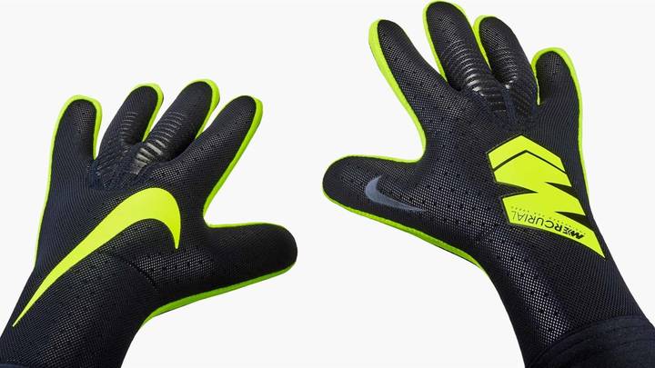 Nike goalkeeper gloves 2018 hot sale