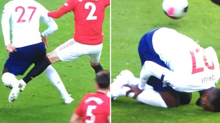 When Divock Origi Went Down Holding The Wrong Leg After 'Foul' From Victor Lindelof