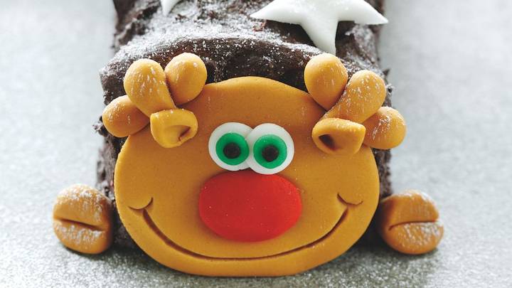 ​ASDA Is Now Selling A Roddy The Reindeer Cake For Christmas