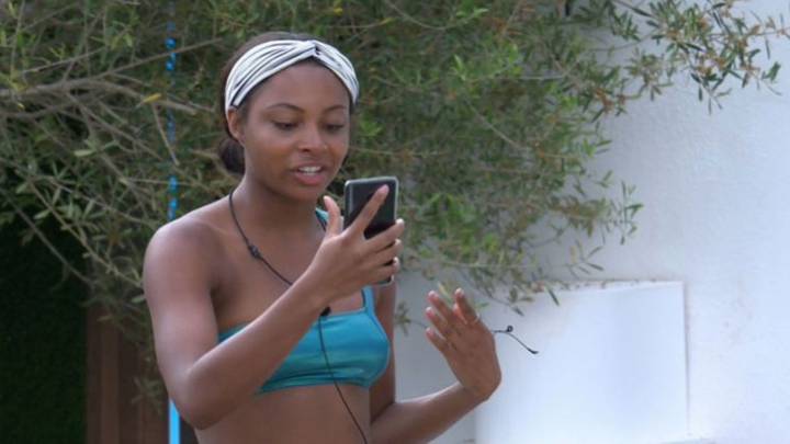 People Aren't Happy With The Lack Of 'I've Got A Text' On This Year's 'Love Island'