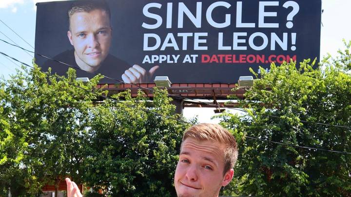 Man So Fed-Up With Online Dating He Hires Massive Billboard To Find A Girlfriend