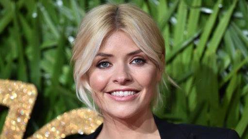 Holly Willoughby 'Confirmed' To Replace Ant Mcpartlin On I'm A Celeb