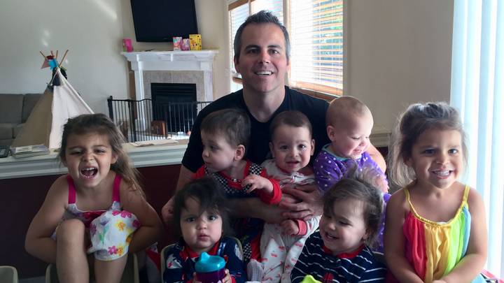 This Superdad Has Shared His Clever Life Hacks For Looking After Quintuplets 