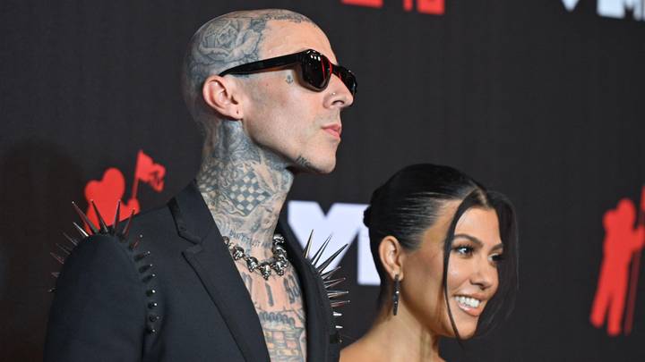 Resurfaced Keeping Up With The Kardashians Clip Shows 'Connection' Between Kourtney And Travis Barker