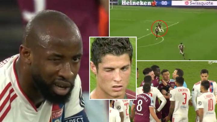Moussa Dembele Gave A Cristiano Ronaldo-esque Wink To The Camera After Aaron Cresswell's Red Card