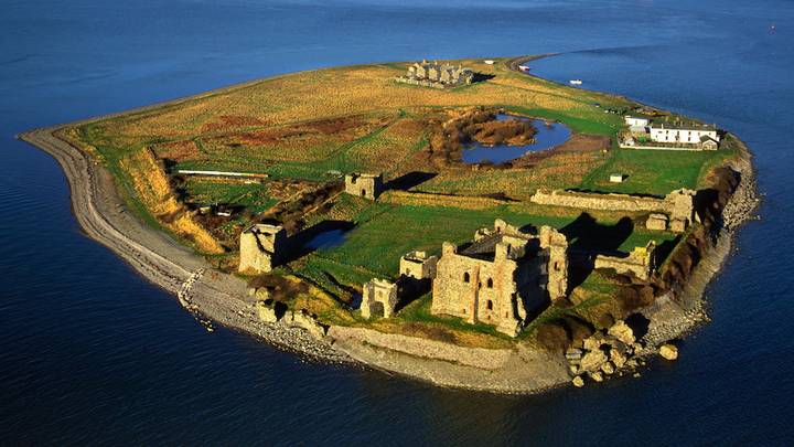 300 Year-Old-Pub On Remote UK Island Looking For A 'Monarch' To Run It