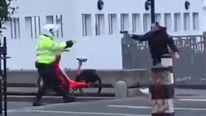 Brave Cop Stands His Ground As Man Points Gun At Him In London Street