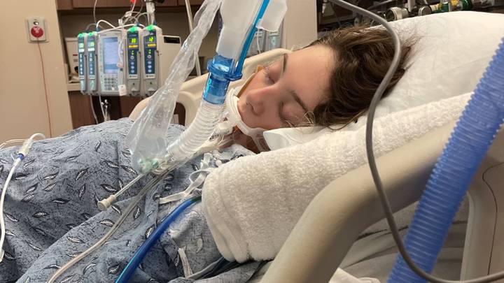 Teen Vows Never To Vape Again After She Was Put On Life Support