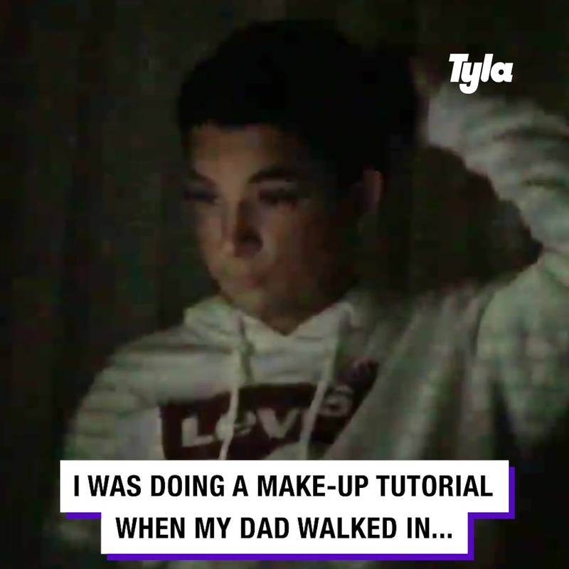 My dad walked while I was doing my makeup 😳
