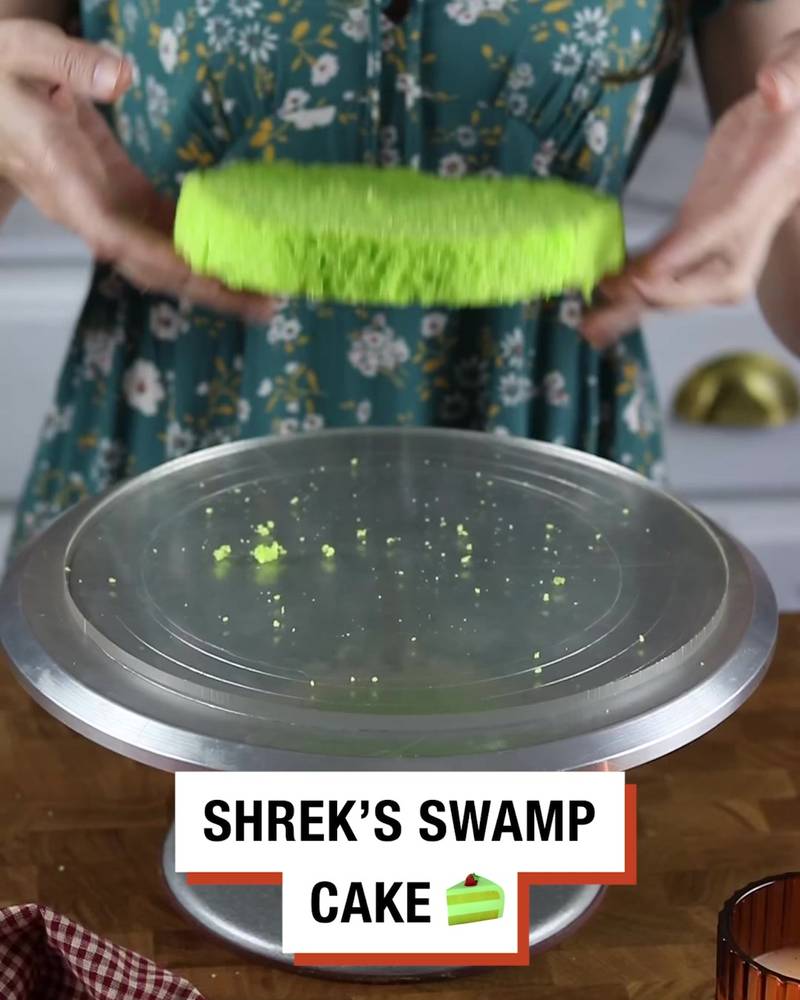 Shrek's Swamp Cake 🍰💚