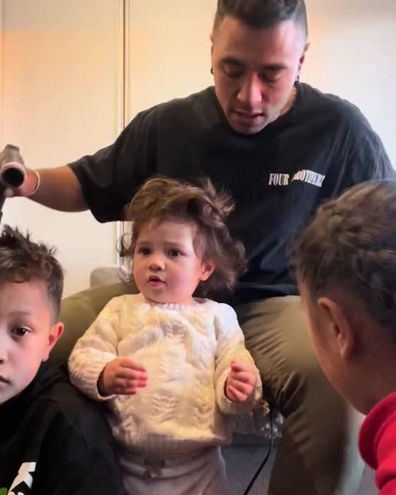 Magic hair trick for the girl dads 👏