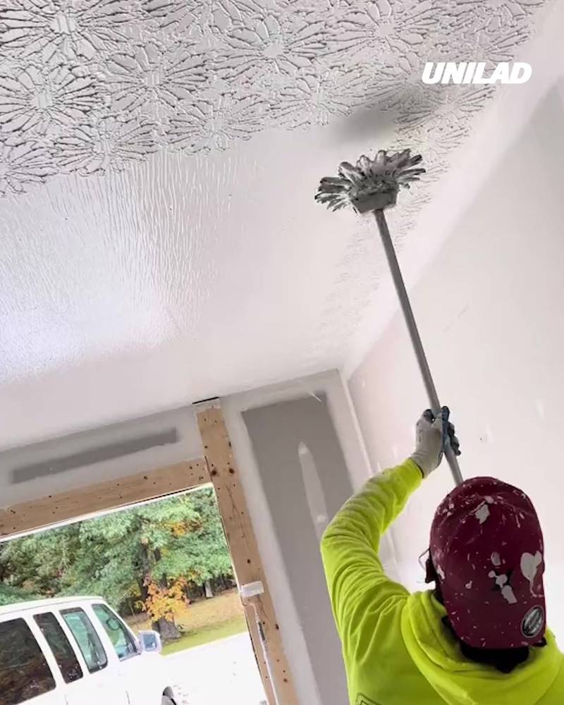 Adding texture to ceiling