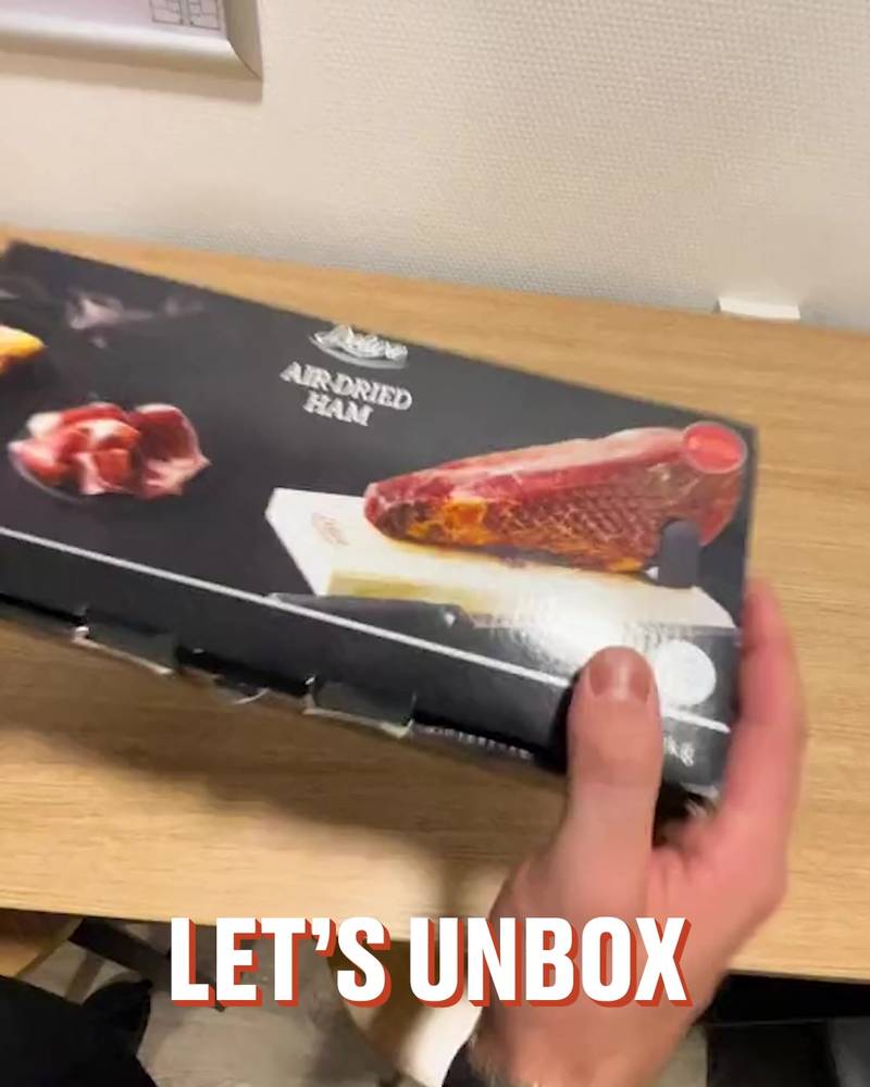 Unboxing A Prosciutto 🥩😄