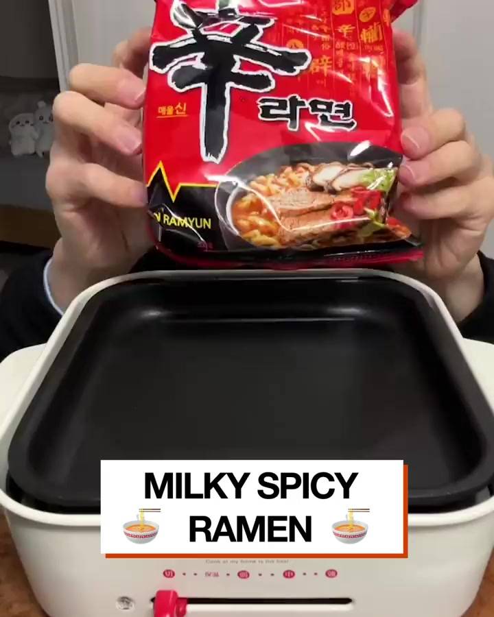 Making Milky Spicy Ramen 🍜🥛