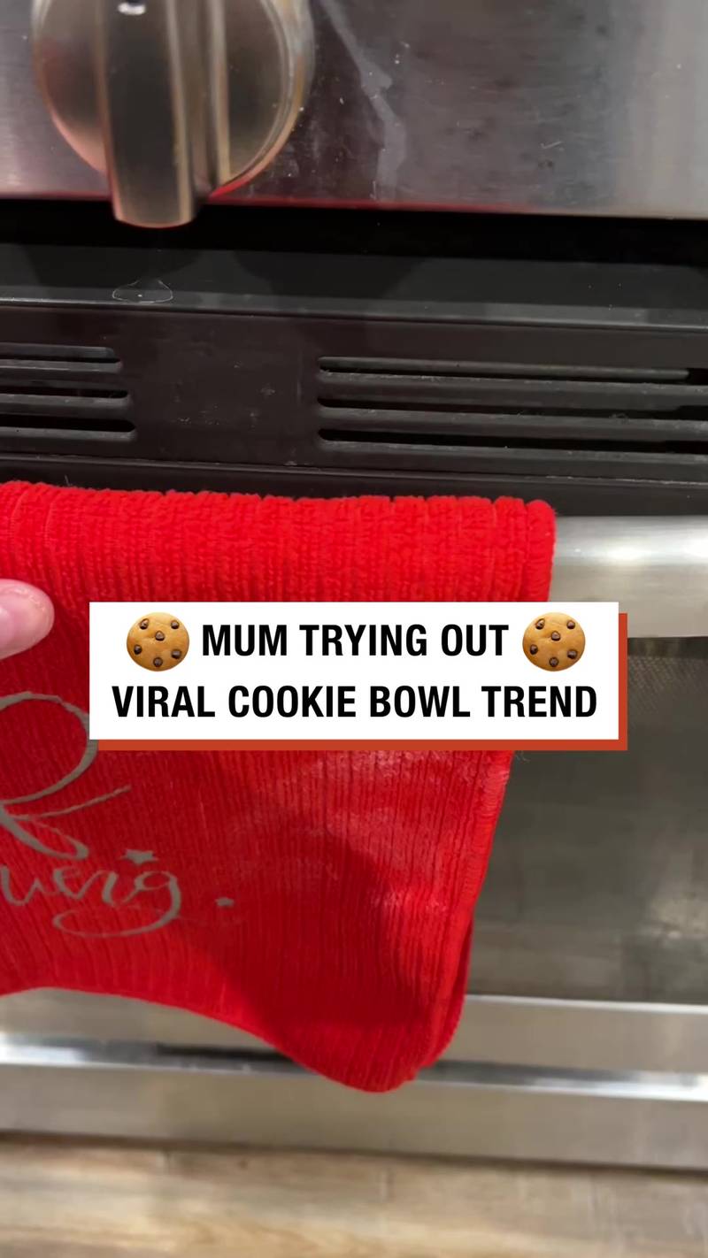 Mum try a trending cookie recipe and it makes a big mess